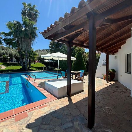 Country House With Pool And Big Garden Oropos Exteriör bild