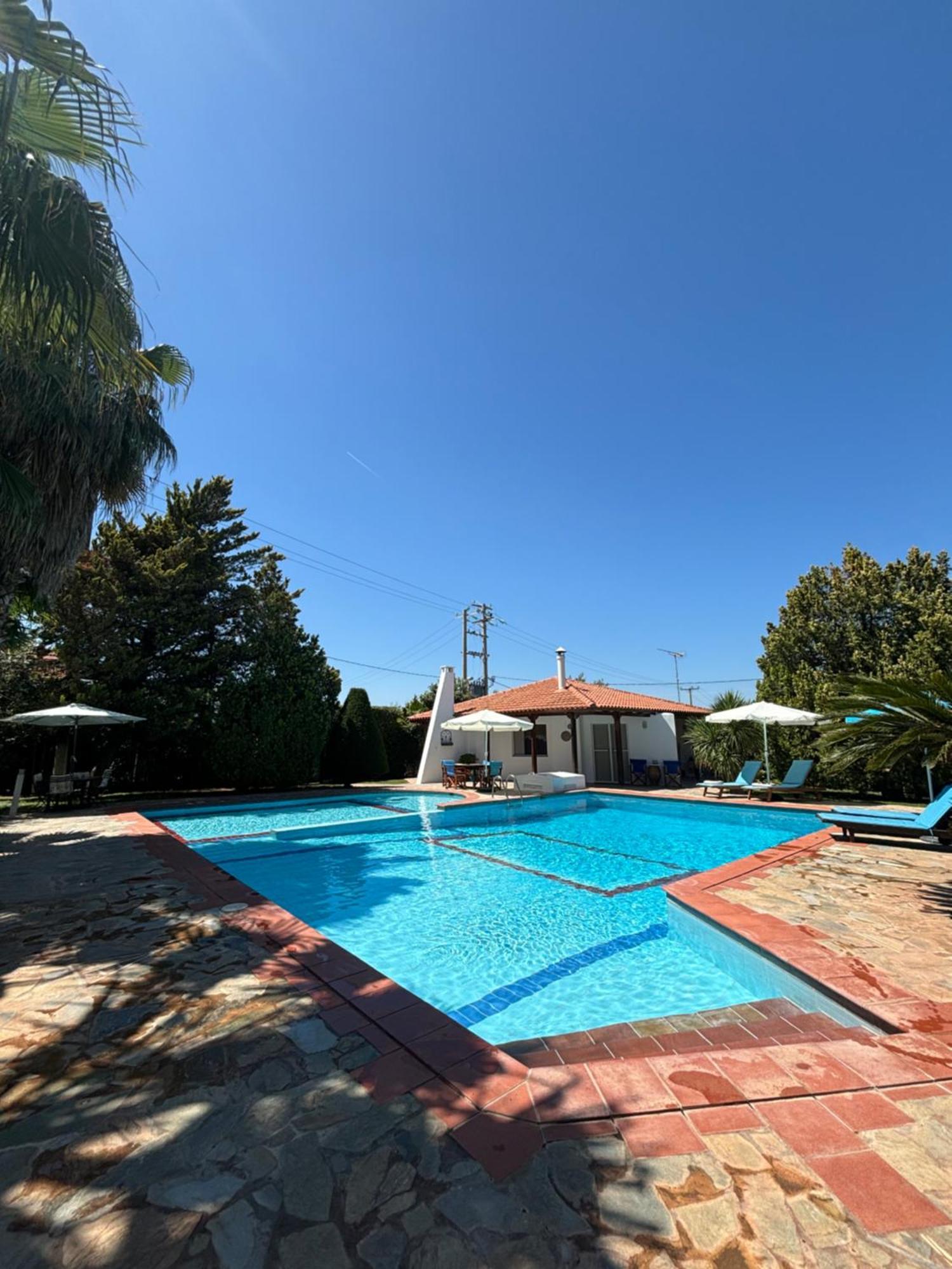Country House With Pool And Big Garden Oropos Exteriör bild