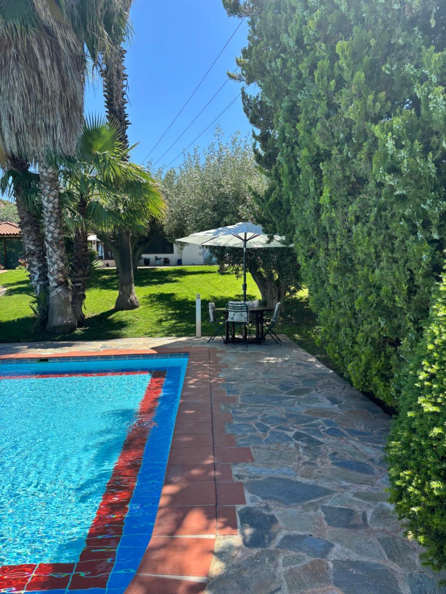 Country House With Pool And Big Garden Oropos Exteriör bild